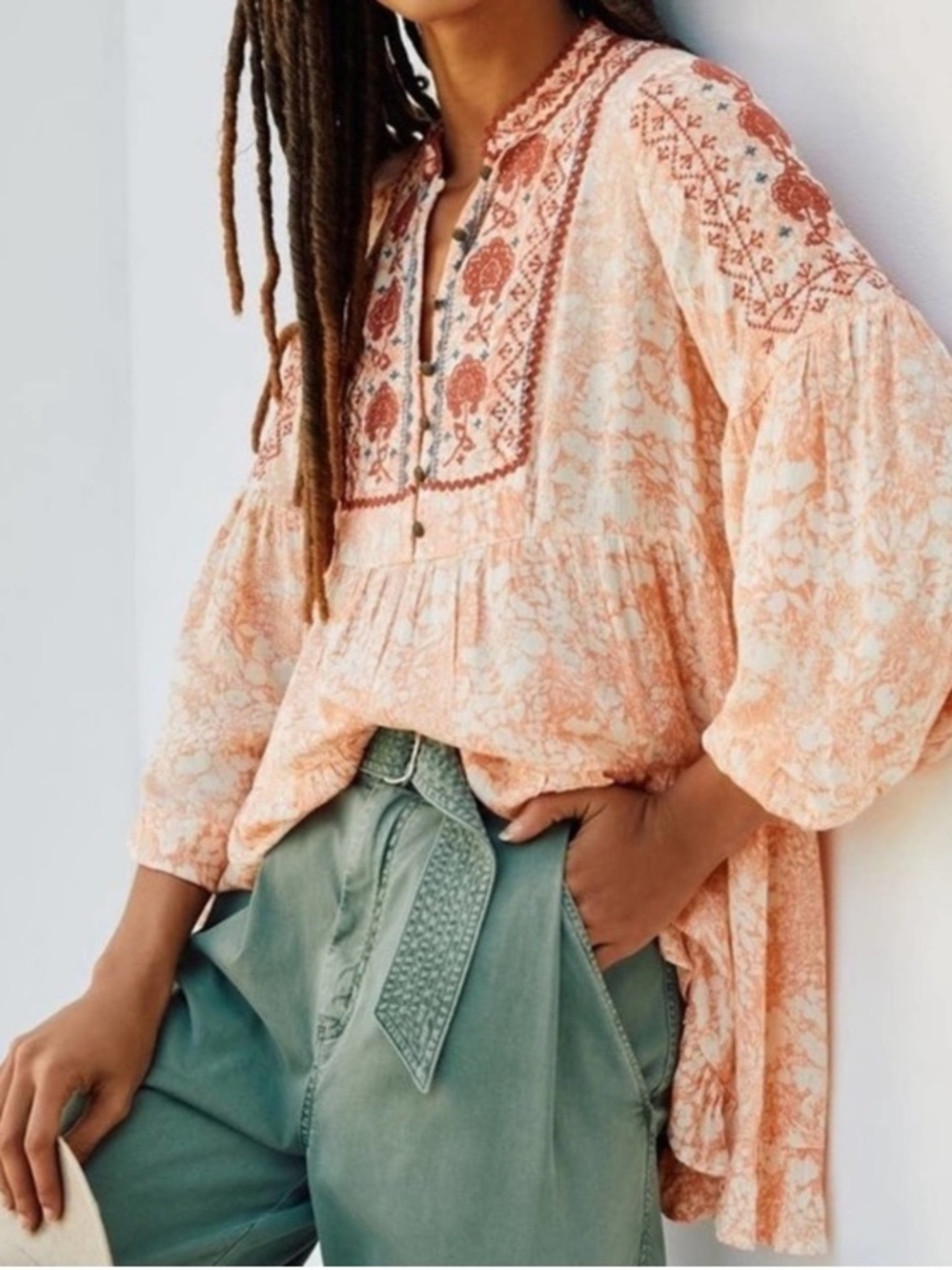 ANTHROPOLOGIE Claudia Embroidered Babydoll Tunic Boho Blouse Top Size Medium.